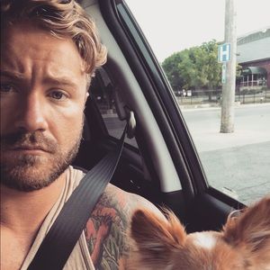 Meet your Posher, Clint